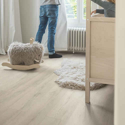 Ламинат Quick-Step Classic Waterproof Дуб яркий серый (CLM5790)
